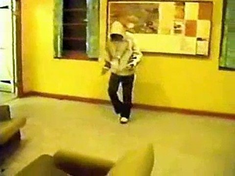 Michael Jackson 'Billie Jean' Impersonation - Raffaele from Australia