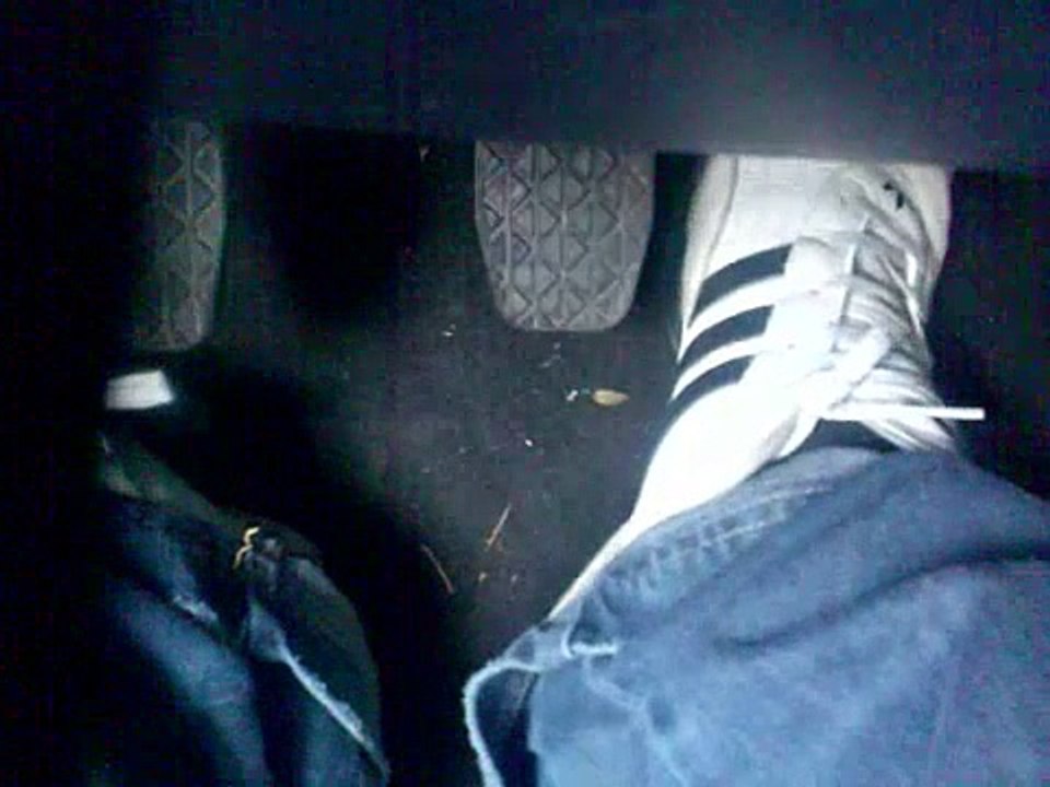 - Punta tacon - footwork heel toe downshift