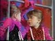 LITTLE MARY KATE AND ASHLEY OLSEN TWINS SINGING TOTALLY OPPOSITE IDENTICAL TWINS CUTE SONG & DANCE