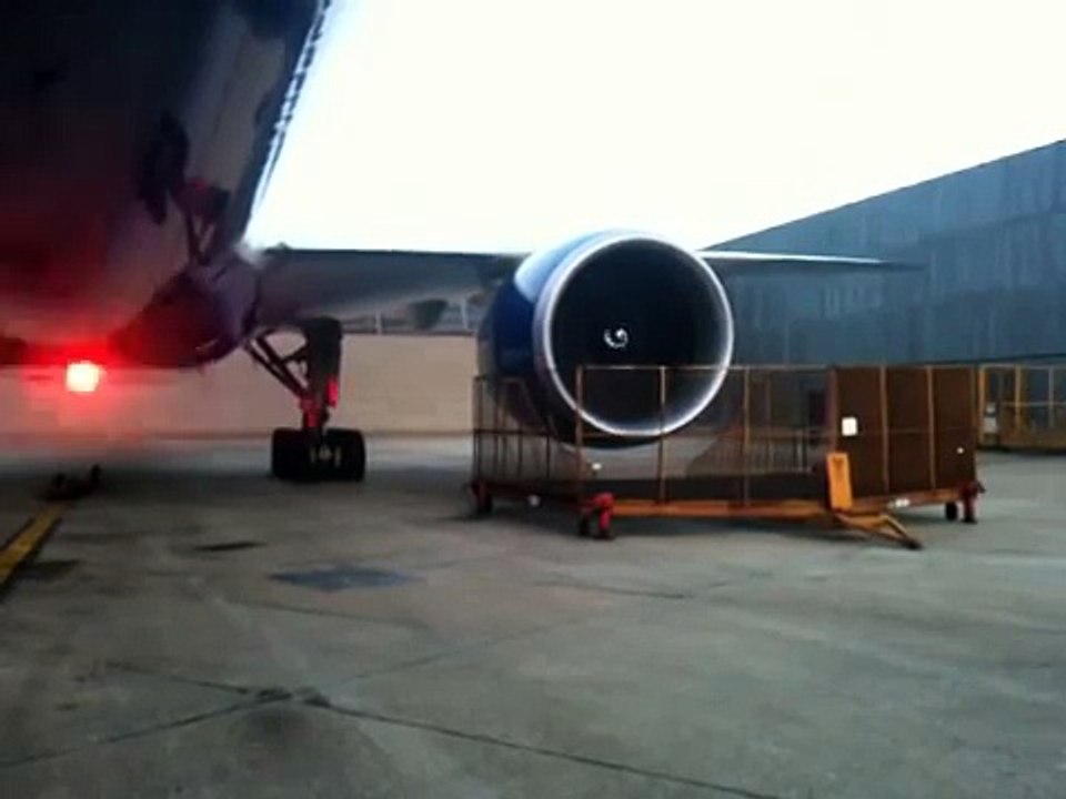 Boeing 777-300ER GE90-115B Engine Start