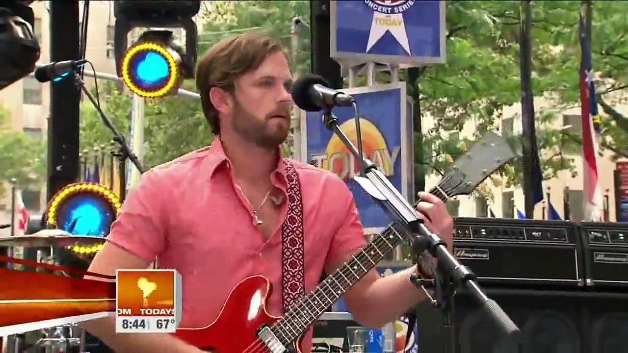 Kings of Leon - Use Somebody (Live The Today Show 2009) (High Quality video) (HD)