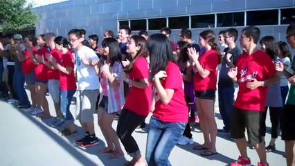 International Welcome Party - Chicken Dance (0339)