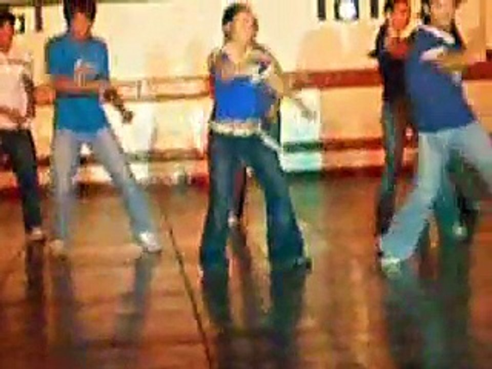 Mosquito Dance (simple dance steps)