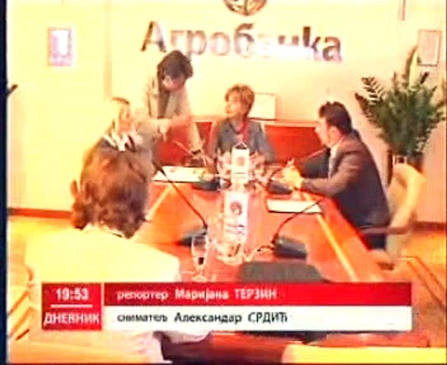 "Selo gori, a baba se češlja" u Agrobanci (Dnevnik RTS)