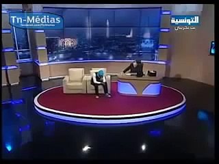 شاب تونسي .. طلبوا منه اغنية انظروا بماذا تغني ؟