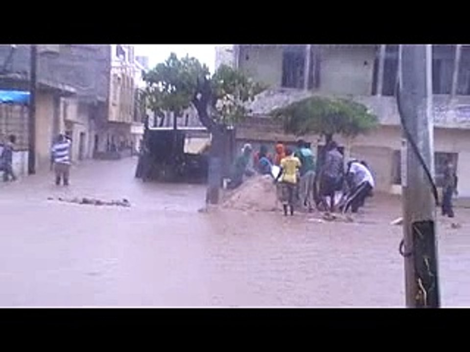 En Direct: Images et Video des inondations aux Parcelles assainies