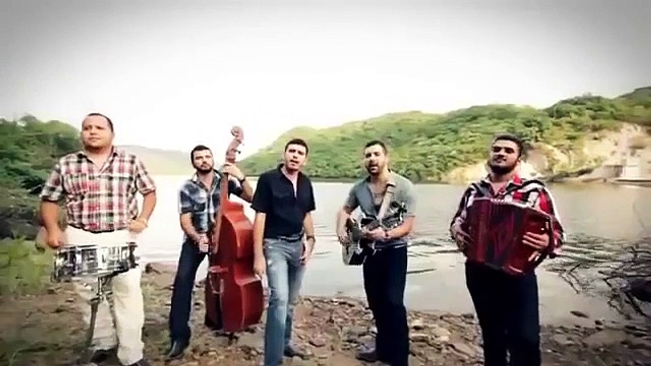 Fundillo Norteño - Los Recuerdos Del Chapo