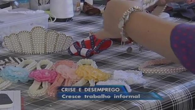 Trabalho informal cresce em meio a aumento das demissões