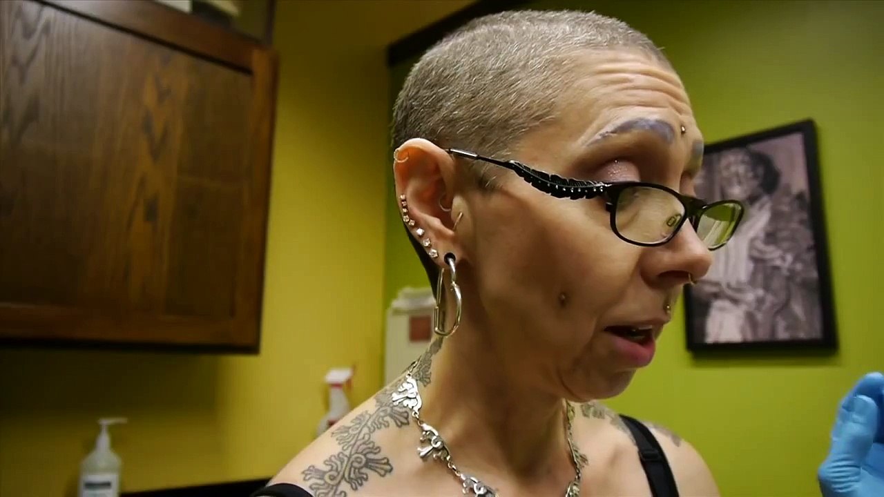 Elayne Angel Vertical Clitoral Hood (VCH) Piercing Video
