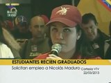 Usted lo vio: Estudiantes recien graduados le piden empleo a Nicolás Maduro