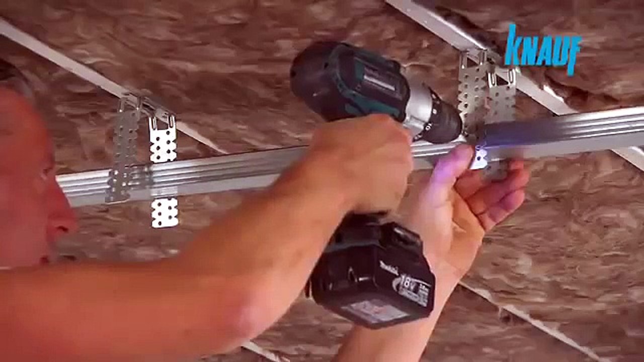 Verlaagd plafond plaatsen