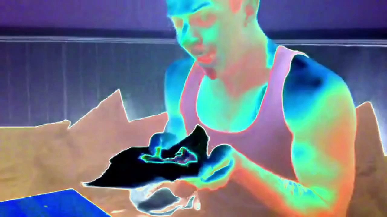 Elvira's Scissor Sisters Halloween Special