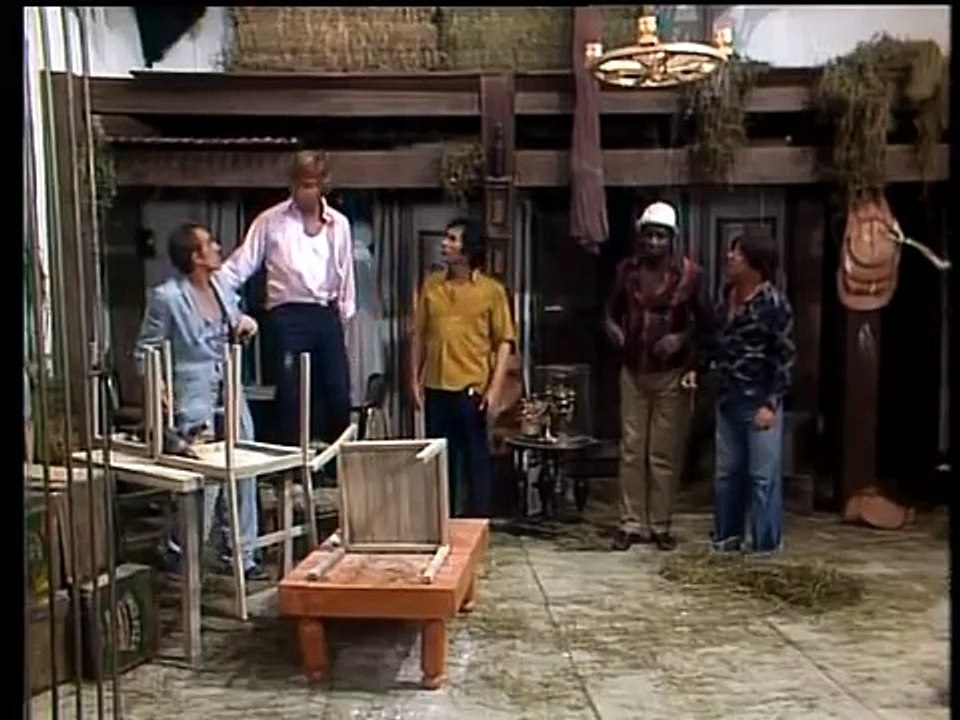 [Os Trapalhões Melhores Momentos] Os trapalhões são atacados pelo Gorilla, Hulk, Frankenstein etc