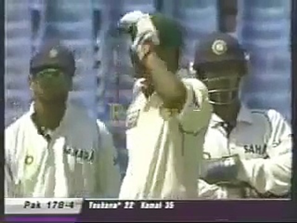 Mohammad kaif Sledges Mohammad Yousuf  * Cricket Fight *