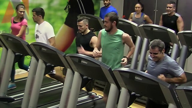 Des athlètes handicapés piègent des gens dans une salle de sport!