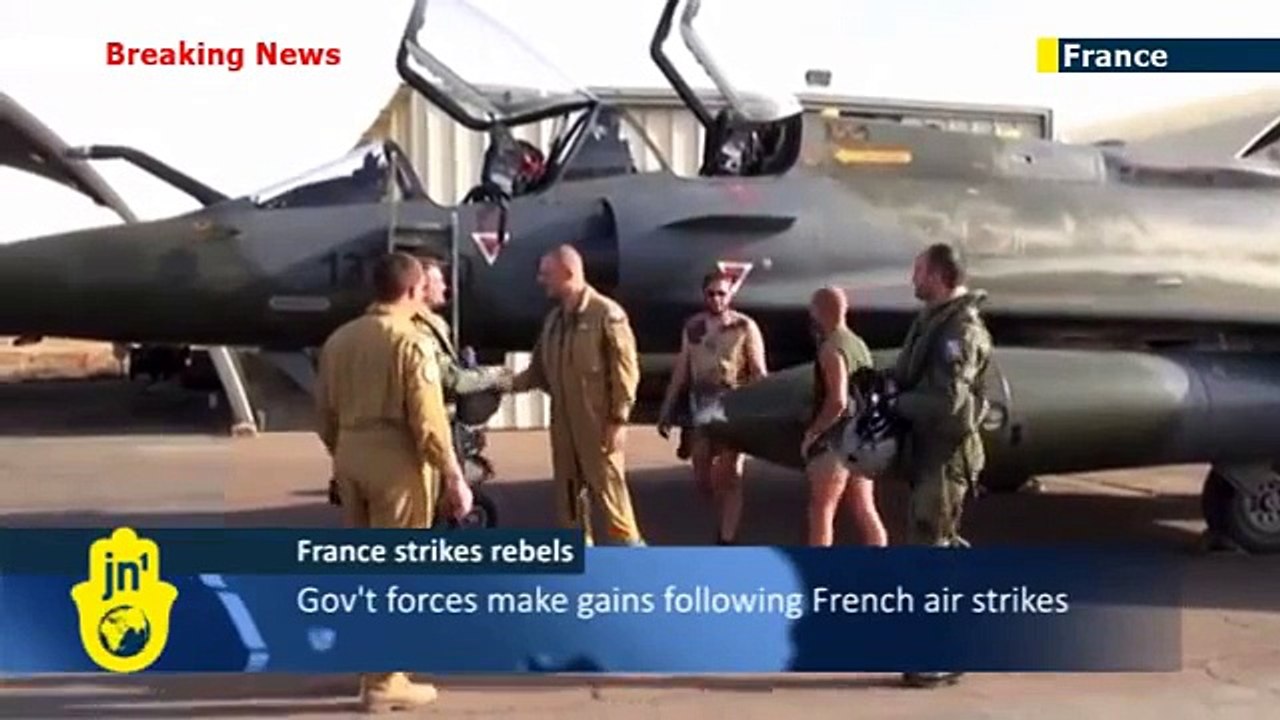 French troops arrive in Mali: Paris launches airstrikes against advancing Islamist militants
