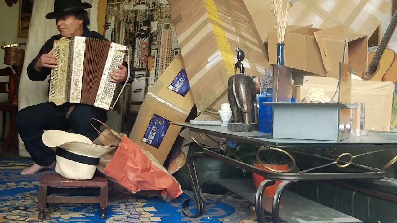 Cesar et son accordeon LA BUTTE MONTMARTRE PARIS JE T AIME