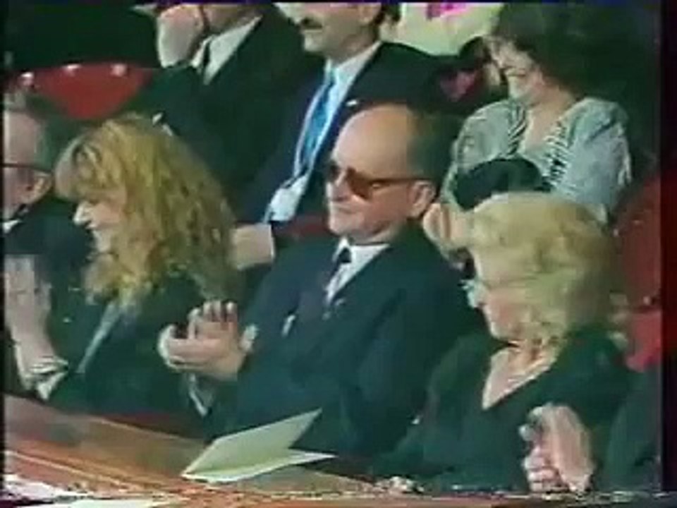 12 year-old Kuba Badach singing "Lubię zimowe ptaki"