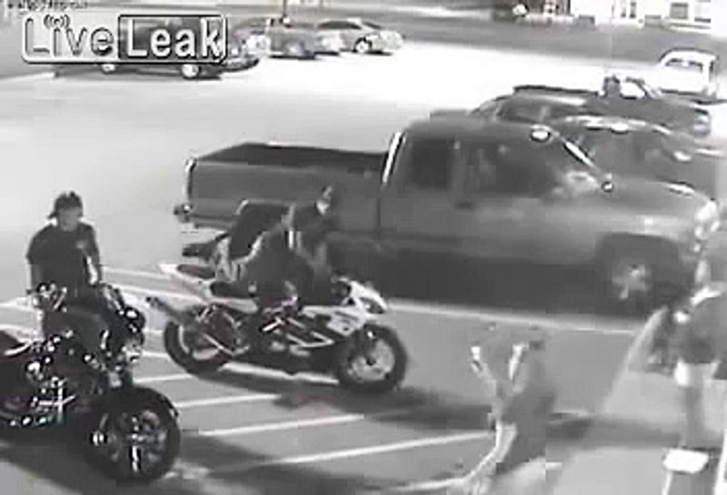 Total loser fails hard on a Harley