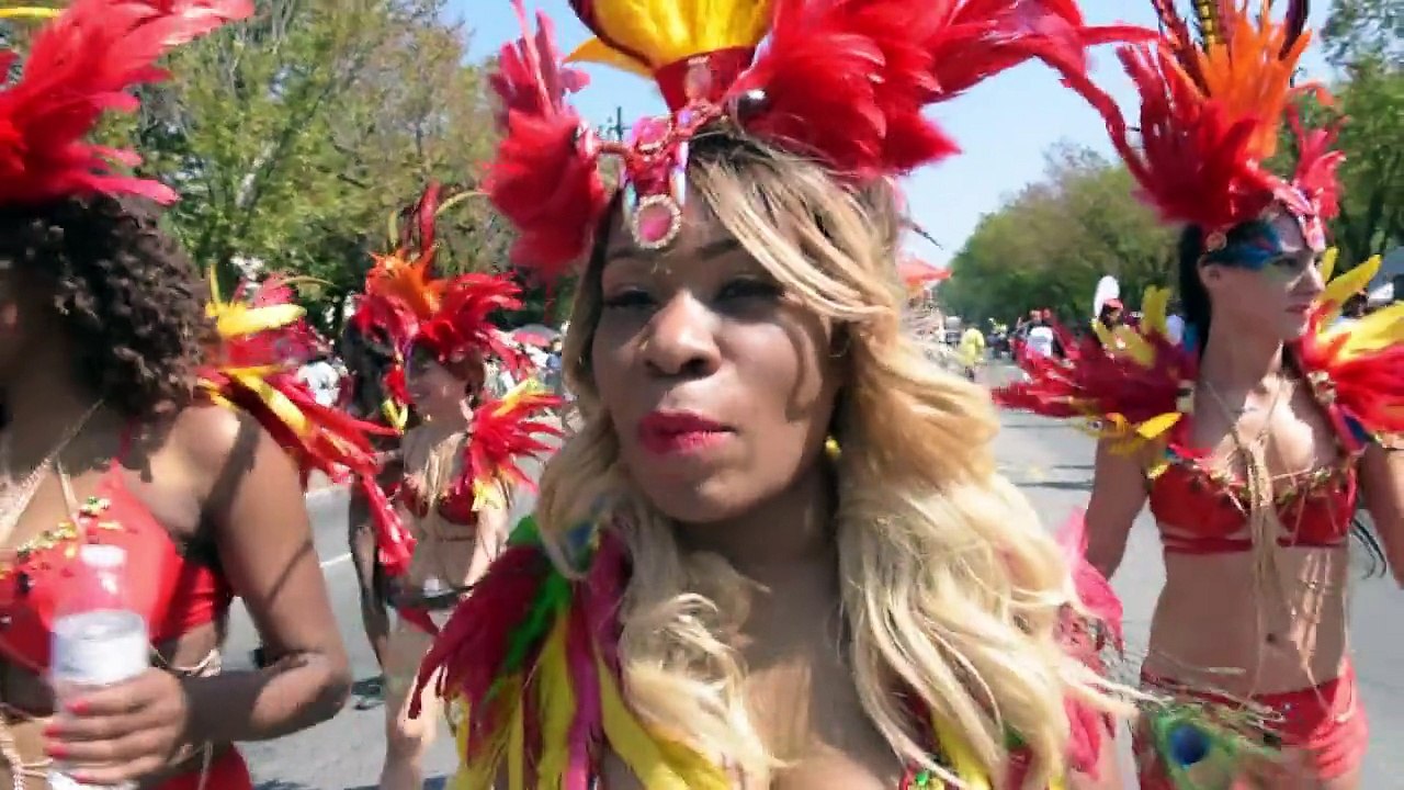 Nackte haut und karibische lebensfreude in new york