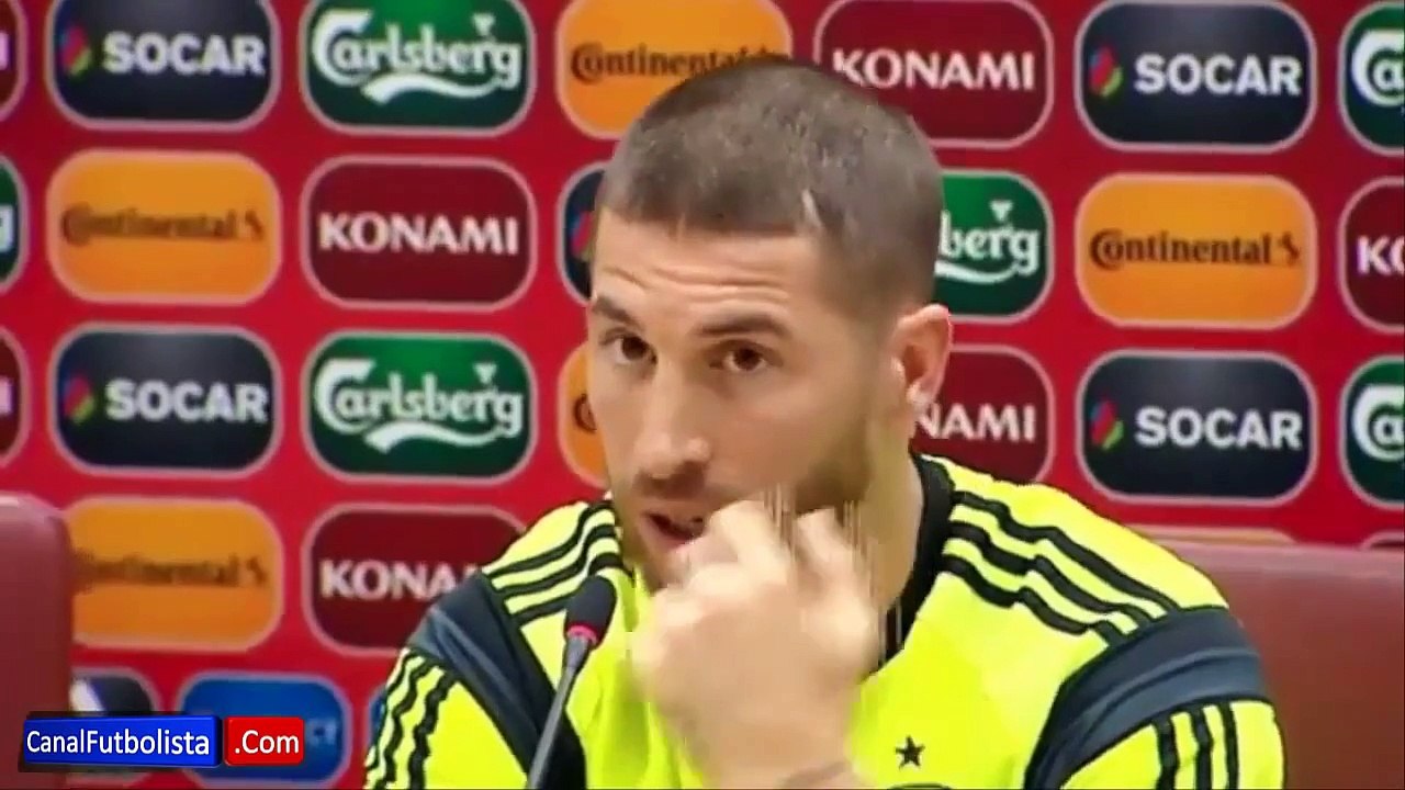 Iker Casillas y Sergio Ramos defienden a Gerard Piqué de los pitos de la afición de España • 2015