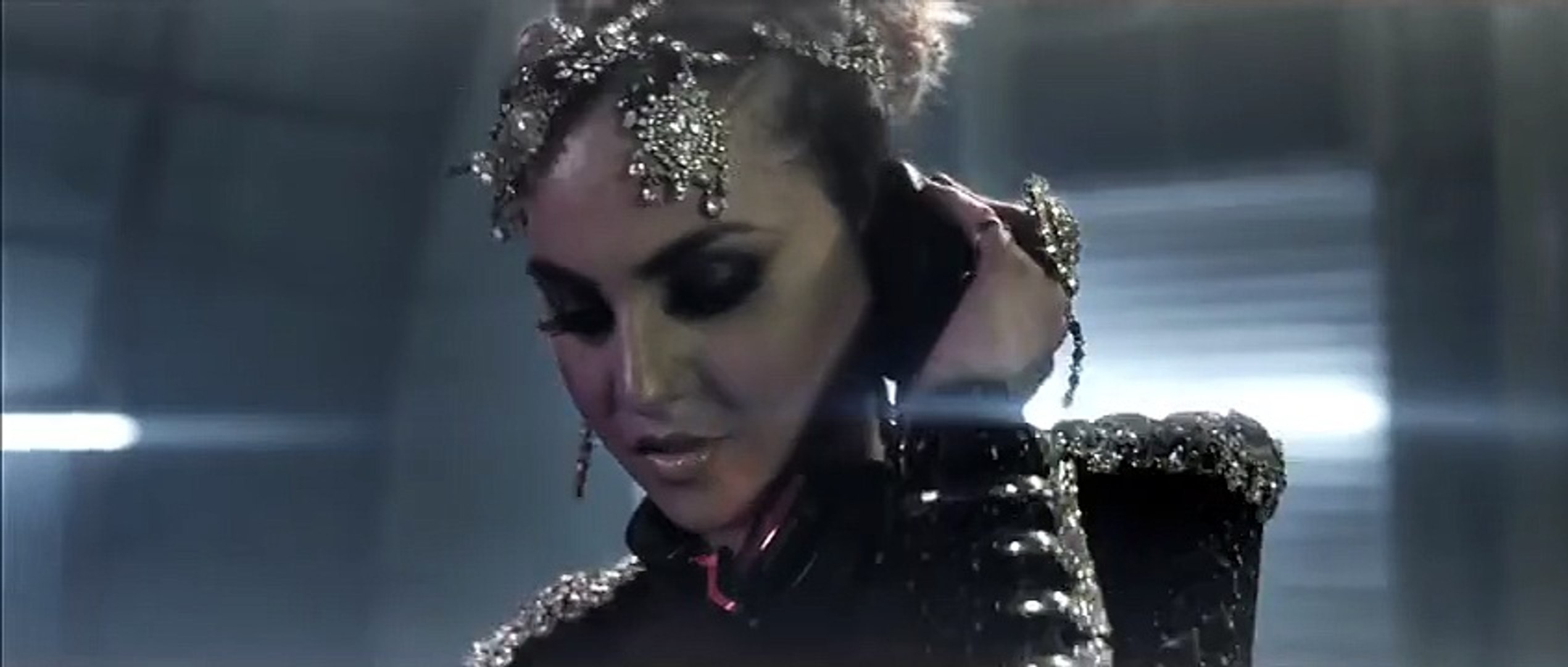 Xenia Ghali - Get Dirty ft. Wyclef