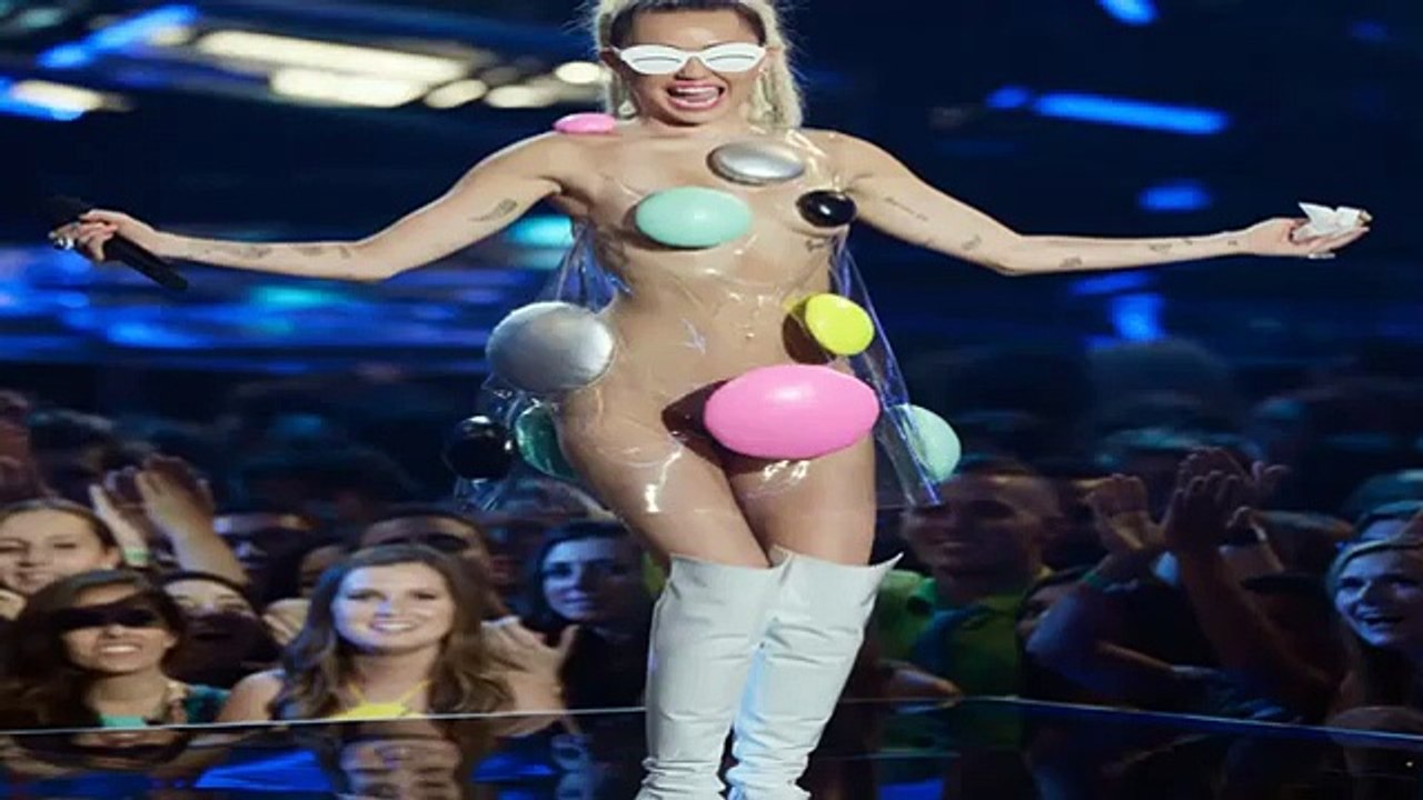 Miley Cyrus Fell İll after Video Music Awards
