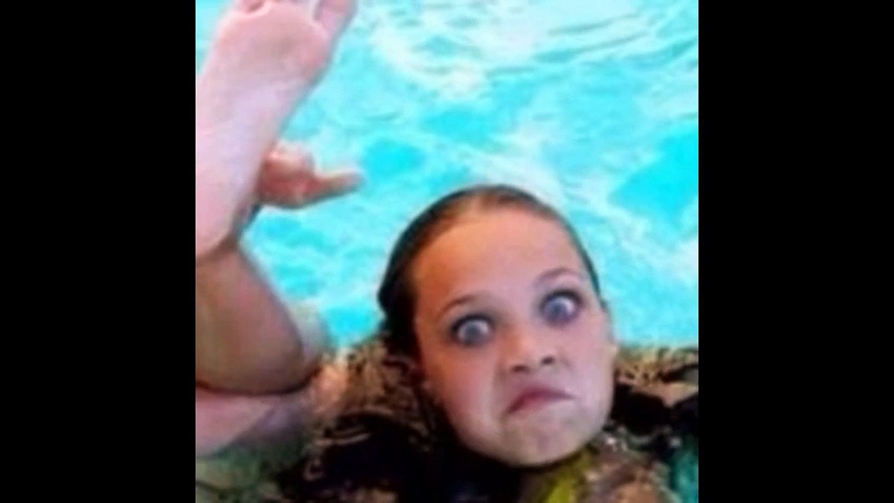 Maddie & Mackenzie Ziegler Cute and funny pictures ♥