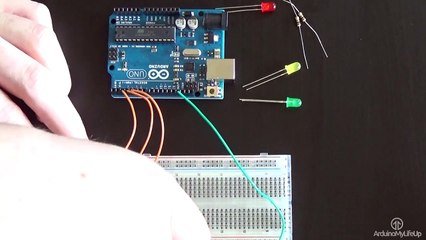 Super Easy Arduino Traffic Light Project