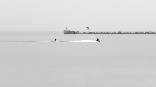 Лиепая. Развлечения на воде. (МОНОХРОМ)