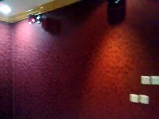 دهانات غرف نوم الوان روعة مع كرانيش ذهبي