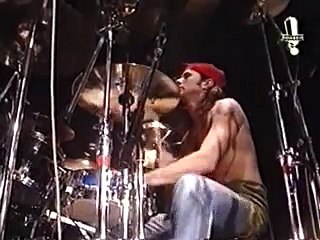 Red Hot Chili Peppers - Under the Bridge RARE (Canal Studios, France, 2-29-92)