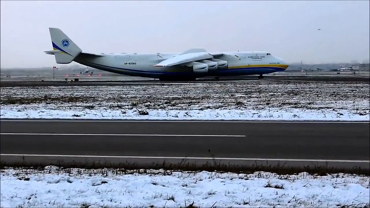 Super super-jumbo Antonov An-225 Mriya Takeoff from YYZ