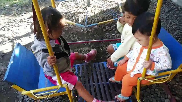 Mainan Anak Bermain Ayunan ❤ Geren Toys Play Swing@CintaTubeHD