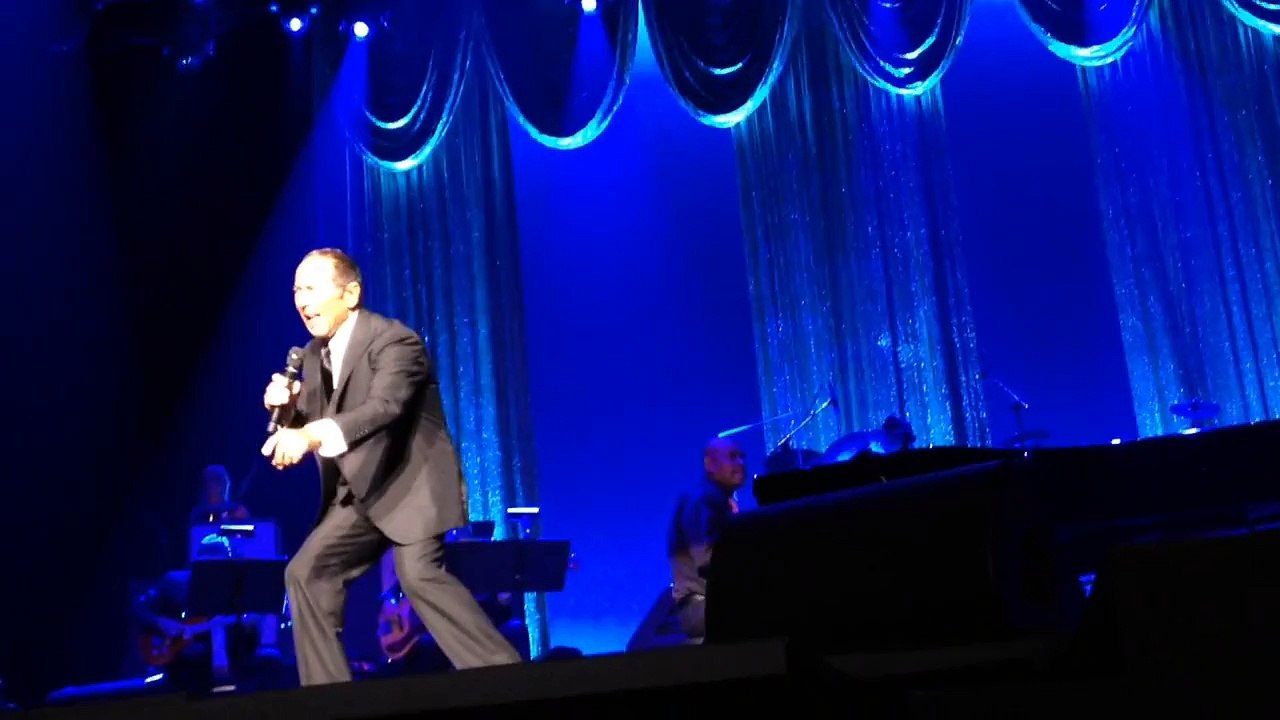 Paul Anka sings Mack The Knife at Casino Rama 2015