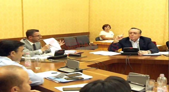 Rishikimi i buxhetit, Cani: Rënia e të ardhurave jo nga evazioni, Bode: Argumenta qesharake