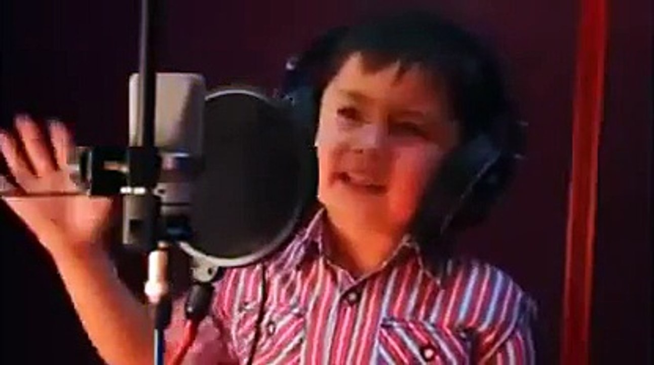 bu yaşta bu yetenek yok böyle bir ses