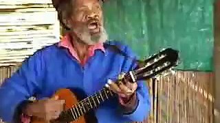 Funny toothless south african singer - tandlose wonder