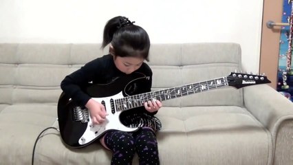 Une jeune surdouée de la guitare électrique à 8 ans seulement!-YouZAP.fr