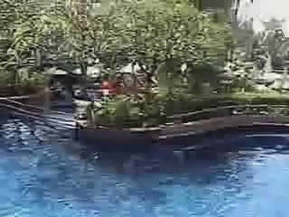 Patong Beach Tsunami Raw Video (2004)