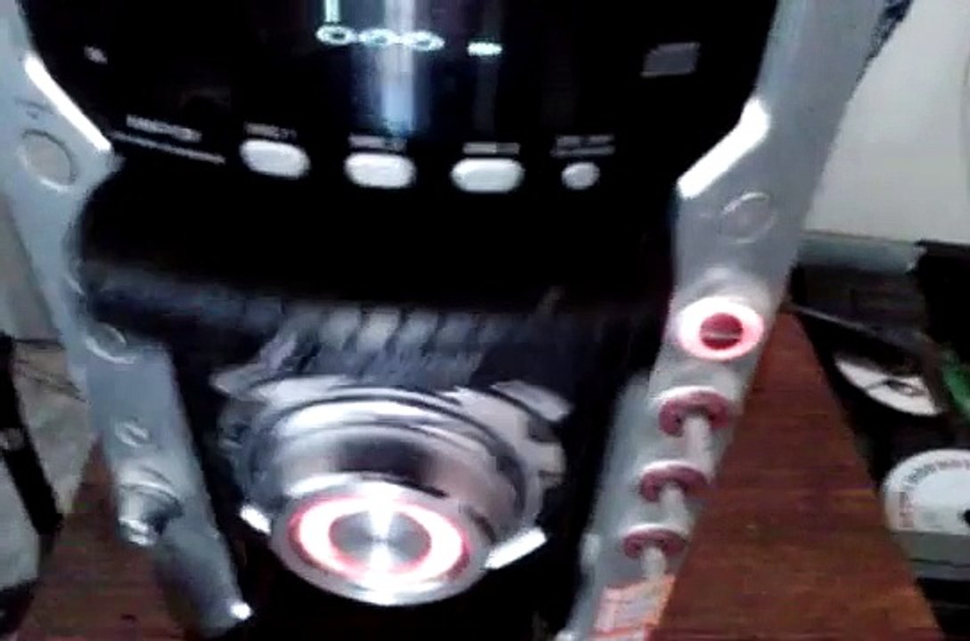 Aiwa DBX-DS30 con parlantes Phonic de 12''
