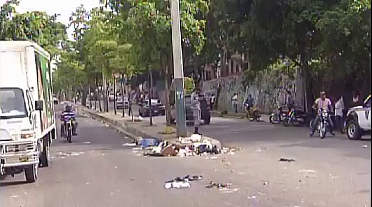 Policía mata dos delincuentes que atracaron taxista