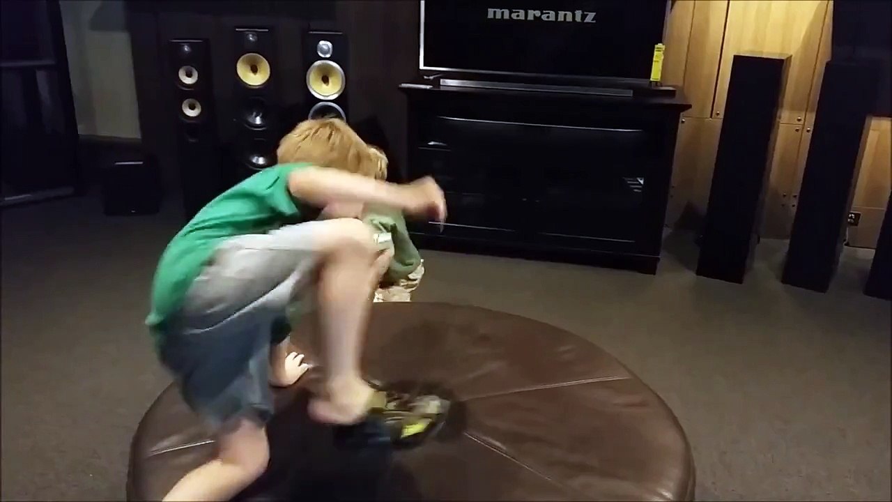 Funny Baby and 2 kids Dancing Goofy At Best Buy!