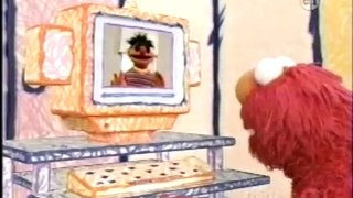 Sesame Street (Elmo's World) - Ernie uses his skin
