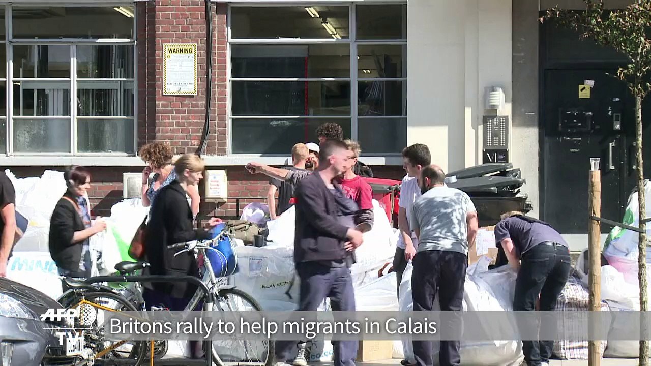 Britons rally to help migrants in Calais