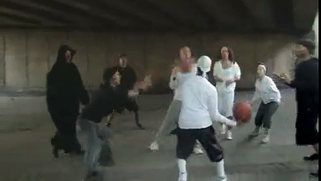 DoTheTest: TfL's moonwalking bear ad