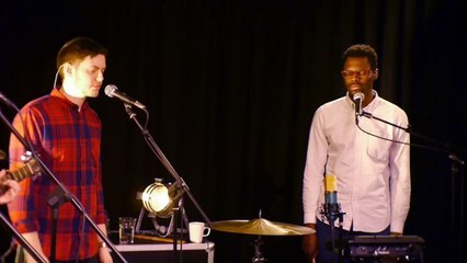 Rivers & Robots - Keep My Fire Burning (Live on UCB Undiscovered)