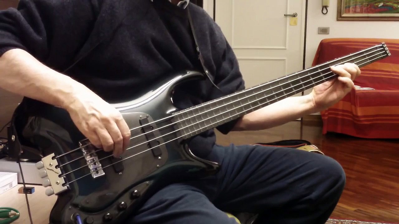 Miller Headless bass model FabFour