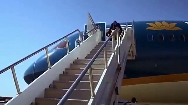 Thót tim xem máy bay Vietnam Airlines cất cánh thẳng đứng !?...