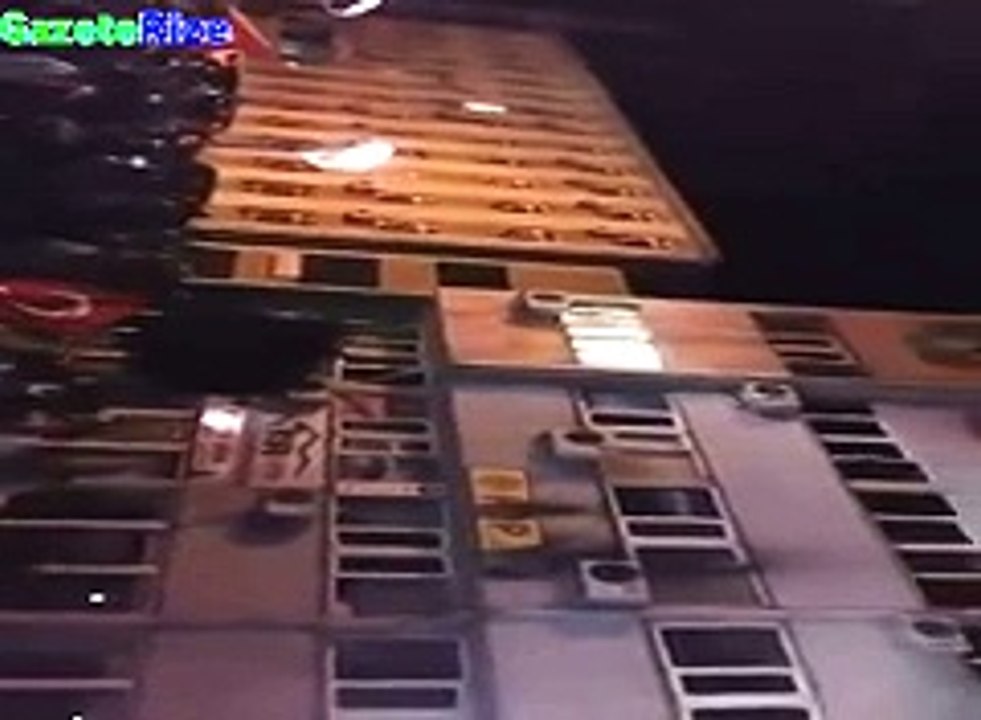 Hopa'da HDP binasına saldırı